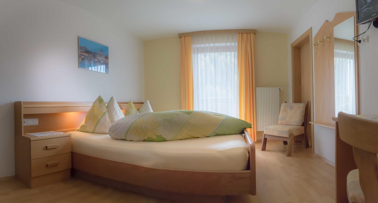 Hotel Alpenfriede Curon Venosta Exterior photo